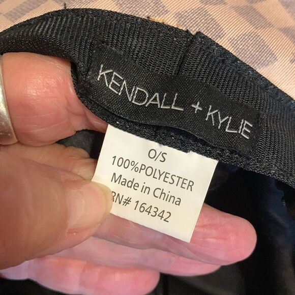 Kendall and Kylie bucket hat, your choice black/gray, blush/gray or orange/white - Picture 5 of 7